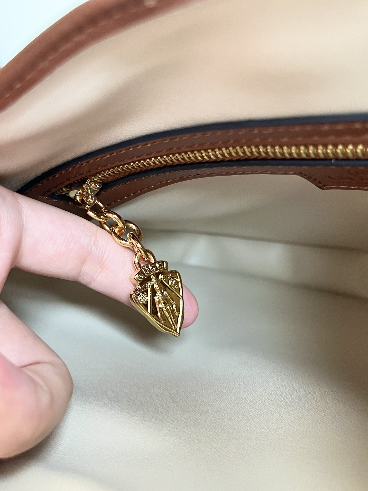 Gucci Hobo Bags